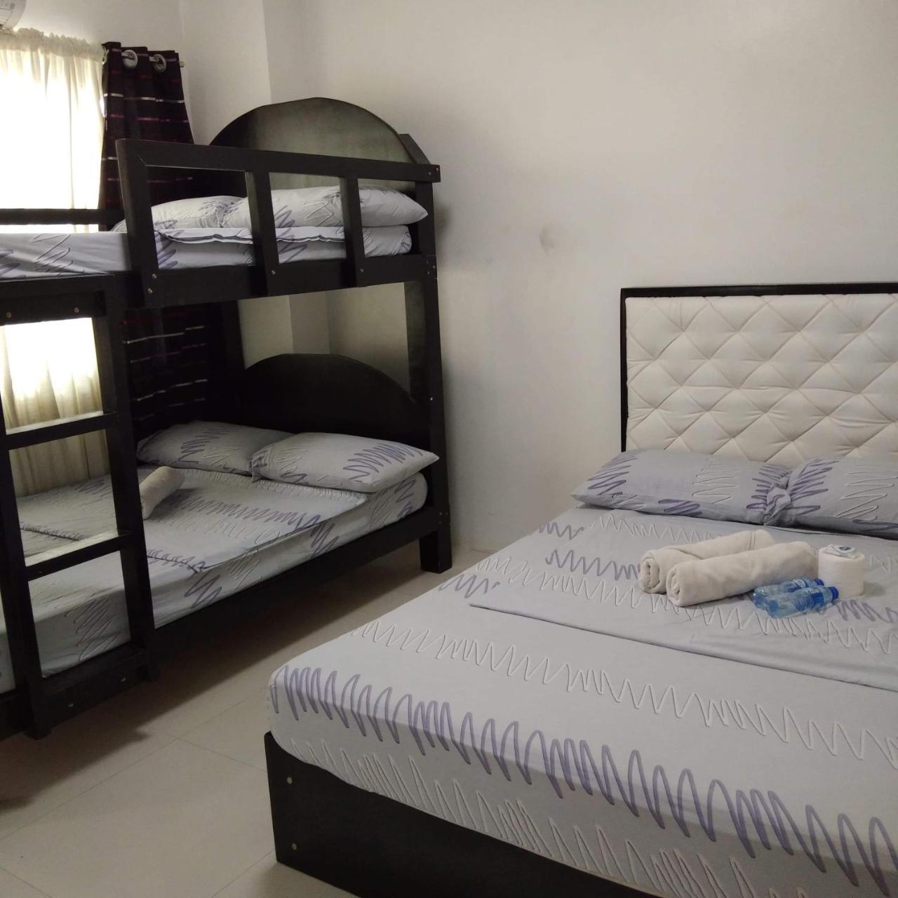 N&J Lopez Lodging House Pasay Habitación foto